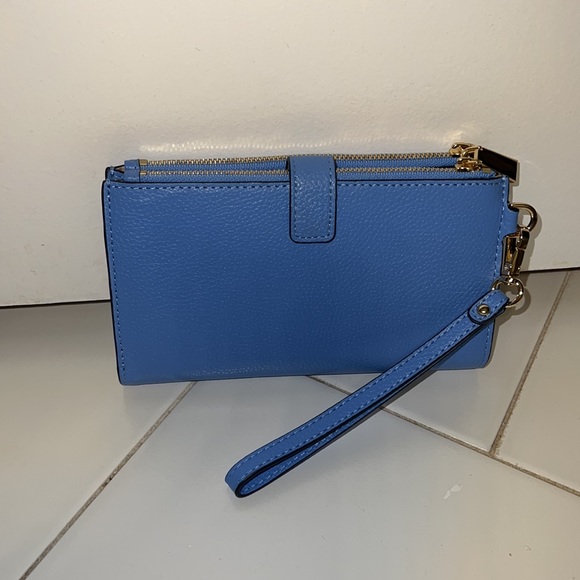 Authentic Micheal Kors wallet/wristlet - Picture 2 of 4